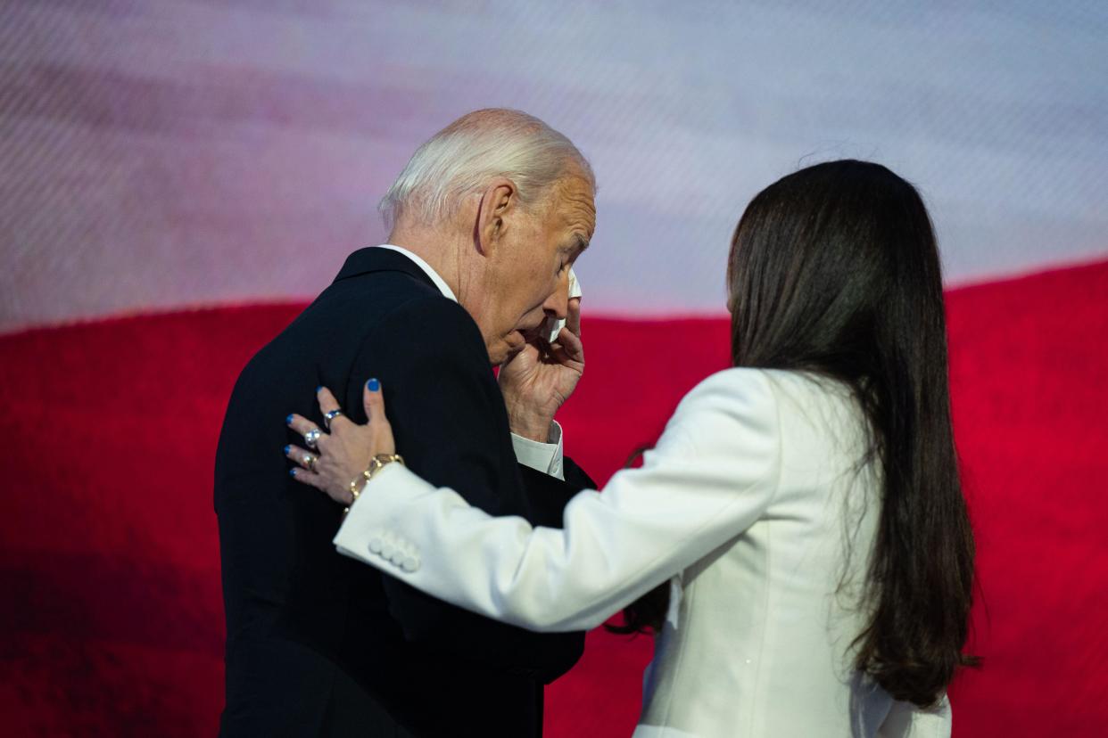 United States President Joe Biden tears up and embraces his daughter Ashley Biden after her opening remarks to his speech at the 2024 Democratic National Convention in Chicago, Illinois, USA, at the United Center on Monday, August 19, 2024.  Credit: Annabelle Gordon / Pool/Sipa USA