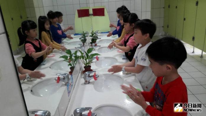 ▲腸病毒疫情進來急速攀升，衛生局呼籲孩童勤洗手，養成良好的個人衛生習慣，可避免被傳染。（圖／記者陳雅芳攝）