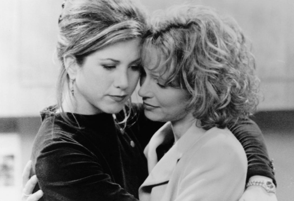 Jennifer Grey (right, with Jennifer Aniston) played Mindy Hunter in a 1995 episode of Friends. (Photo: NBCU Photo Bank/NBCUniversal via Getty Images via Getty Images)