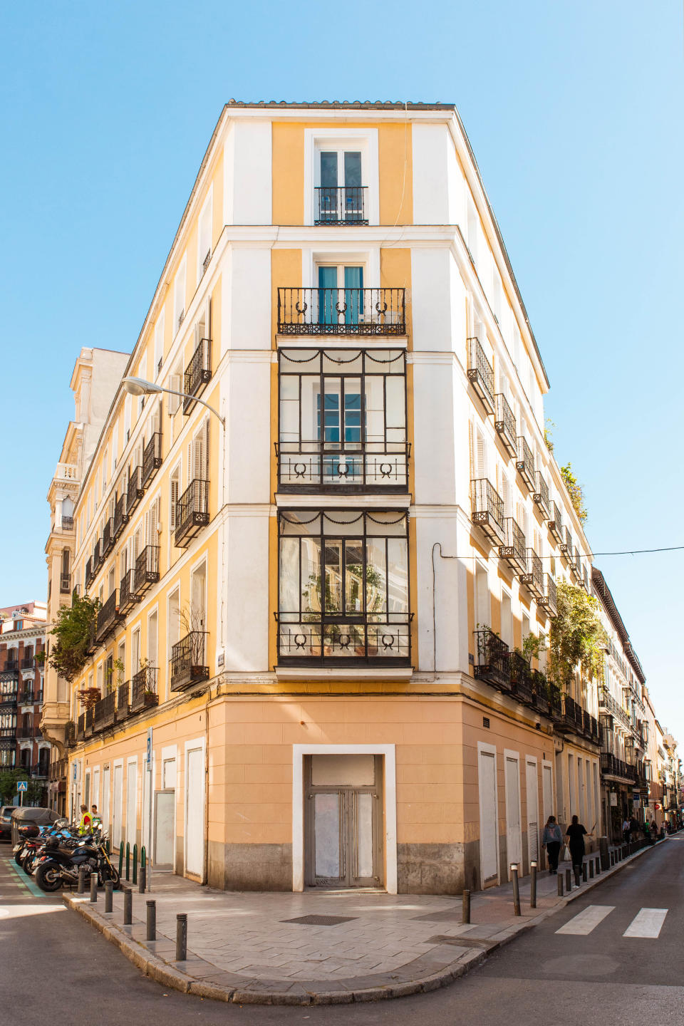 A look at the picturesque Madrid Veja storefront which opens in July 2023. 