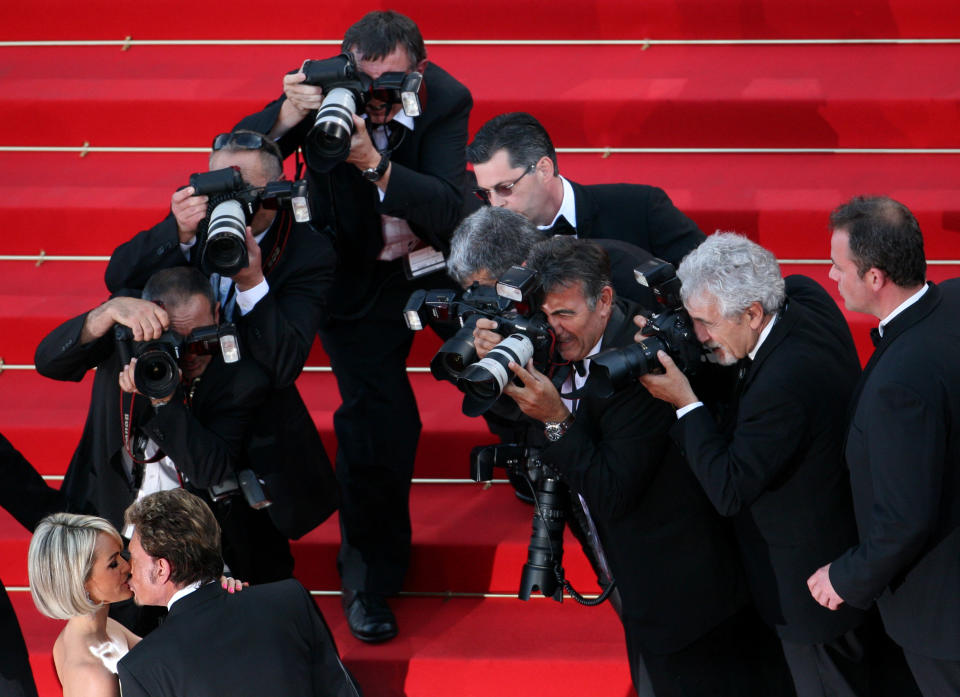 EN IMAGES – Entre épreuves et petits bonheurs, Laeticia Hallyday souffle, le 18 mars, sa 44e bougie