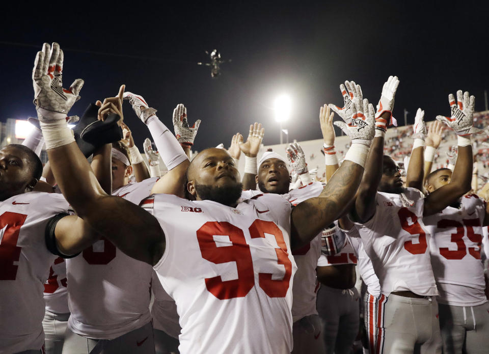 <p>Tracy Sprinkle und seine „Ohio State“-Teamkollegen haben Grund zur Freude. Das Football-Team konnte gegen die Konkurrenz aus Indiana punkten. (Bild: AP Photo/Darron Cummings) </p>