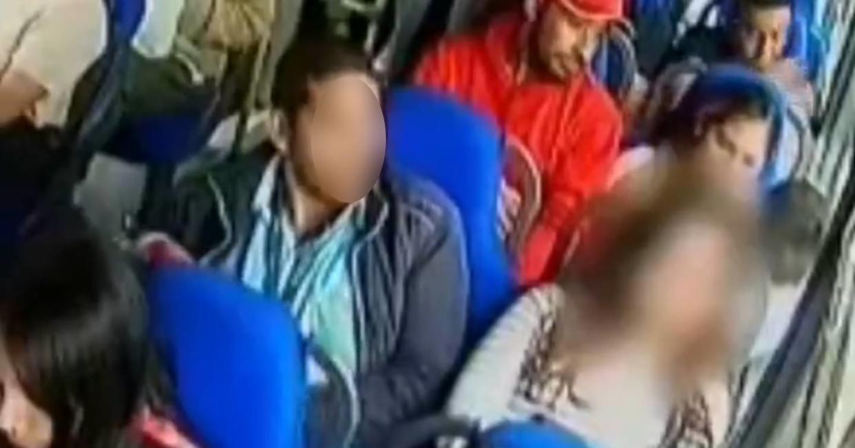 Conductor de transporte público defendió a una pasajera que era víctima de acoso en el Edomex. Foto: Captura de video X vía @azucenau