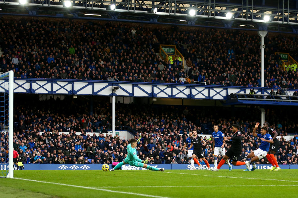 LIVERPOOL, ENGLAND - DECEMBER 07: Dominic Calvert-Lewin of Everton scores a goal to make it 2-0 during the Premier League match between Everton FC and Chelsea FC at Goodison Park on December 7, 2019 in Liverpool, United Kingdom. (Photo by Robbie Jay Barratt - AMA/Getty Images)