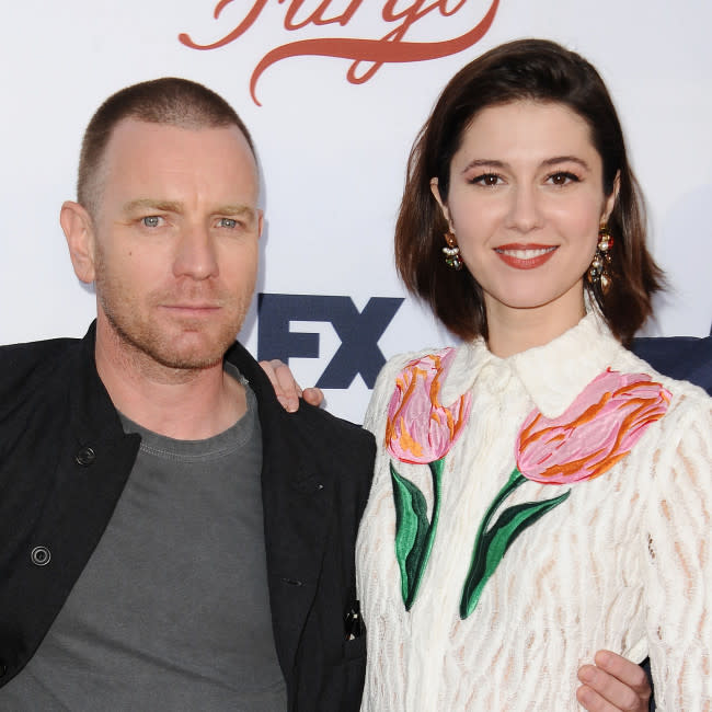 Ewan McGregor y Mary Elizabeth Winstead credit:Bang Showbiz