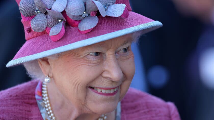 FALKIRK, SCOTLAND - JULY 05: Her Majesty Queen Elizabeth II meets dignitaries at the Kelpies on July 5, 2017 in Falkirk, Scotland. Queen Elizabeth II and Prince Philip, Duke of Edinburgh visited the new section the Queen Elizabeth II Canal, built as part of the £43m Helix project which features the internationally-acclaimed, 30-metre-high Kelpies sculptures. (Photo by Mark Runnacles/Getty Images) ** OUTS - ELSENT, FPG, CM - OUTS * NM, PH, VA if sourced by CT, LA or MoD **