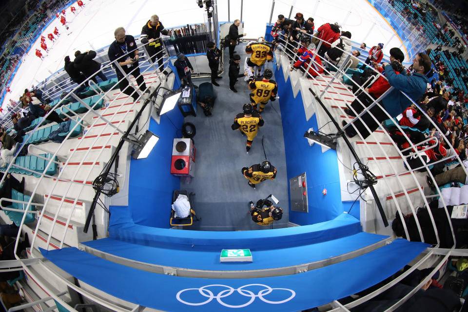 <p>Germany take the ice before the Men’s Gold Medal Game against Olympic Athletes from Russia on day sixteen of the PyeongChang 2018 Winter Olympic Games at Gangneung Hockey Centre on February 25, 2018 in Gangneung, South Korea. (Photo by Bruce Bennett/Getty Images) </p>