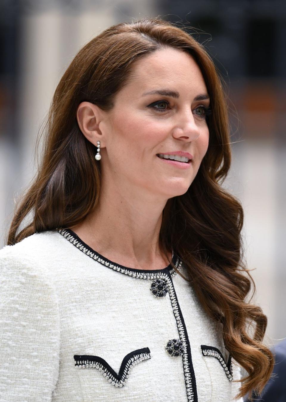 kate middleton blonde hair