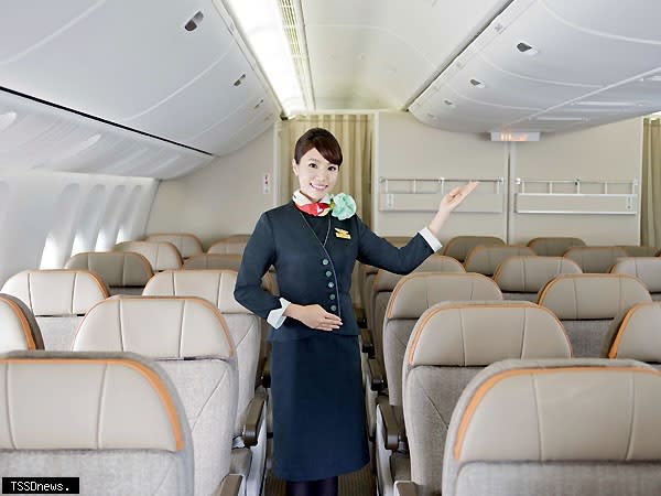 長榮航空豪華經濟艙榮獲「亞洲最佳航空公司―二○二三年最佳豪華經濟艙肯定。（圖：長榮航空提供）