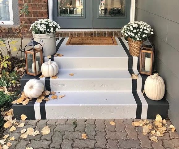 <p><a href="https://www.bloomingdiyer.com/post/paint-your-ugly-concrete-steps" data-component="link" data-source="inlineLink" data-type="externalLink" data-ordinal="1">Blooming DIYer</a></p>