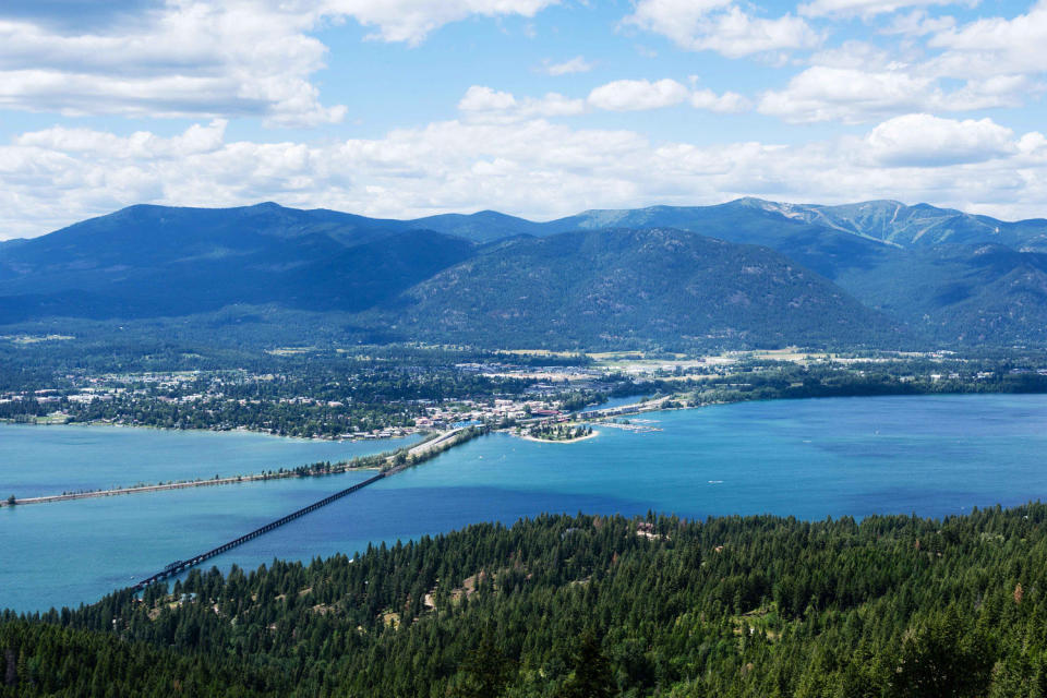 View of Lake Pend Oreille and the town of Sandpoint, Idaho, from the top of the mountain (Ekaterina Bespyatova / Alamy Stock Photo)