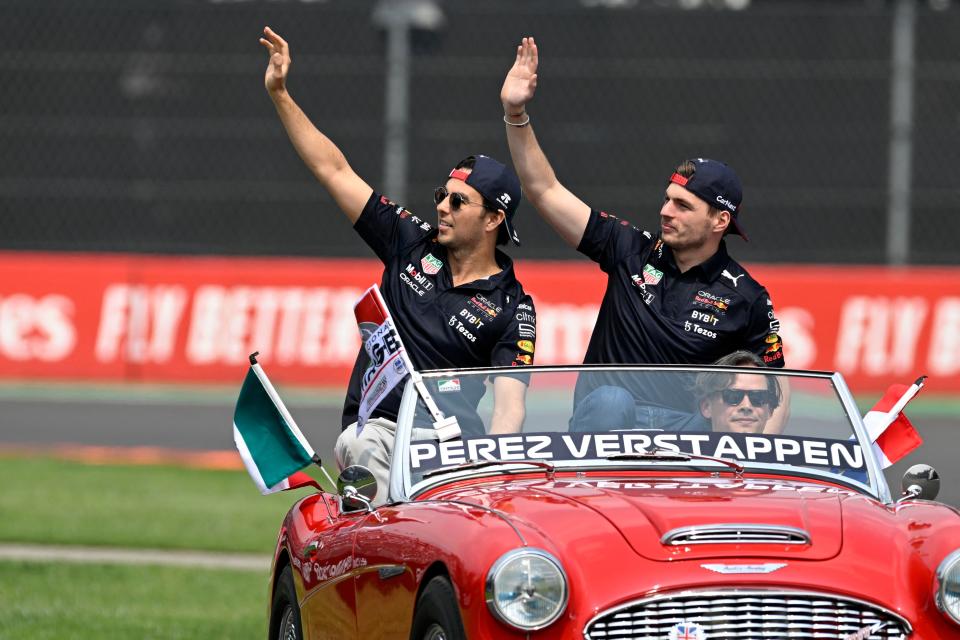 El Red Bull Racing Team formado por Sergio Pérez y Max Verstappen. (Photo by Alfredo ESTRELLA / AFP) (Photo by ALFREDO ESTRELLA/AFP via Getty Images).