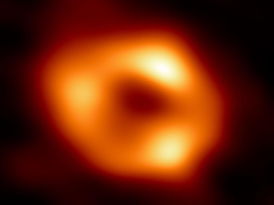 black hole photo orange ring sagitarrius A*