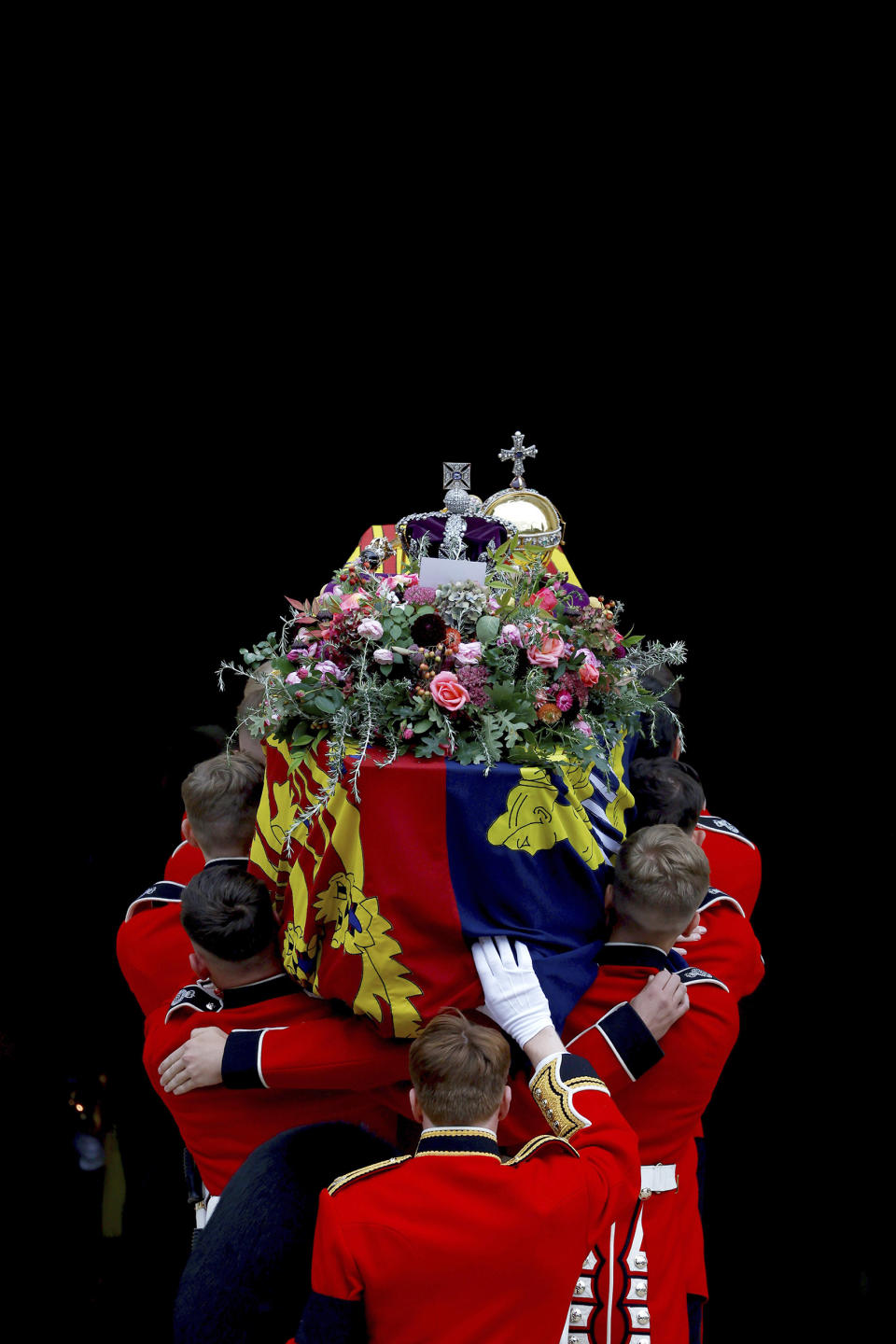 Queen Funeral (Jeff J Mitchell / AP)