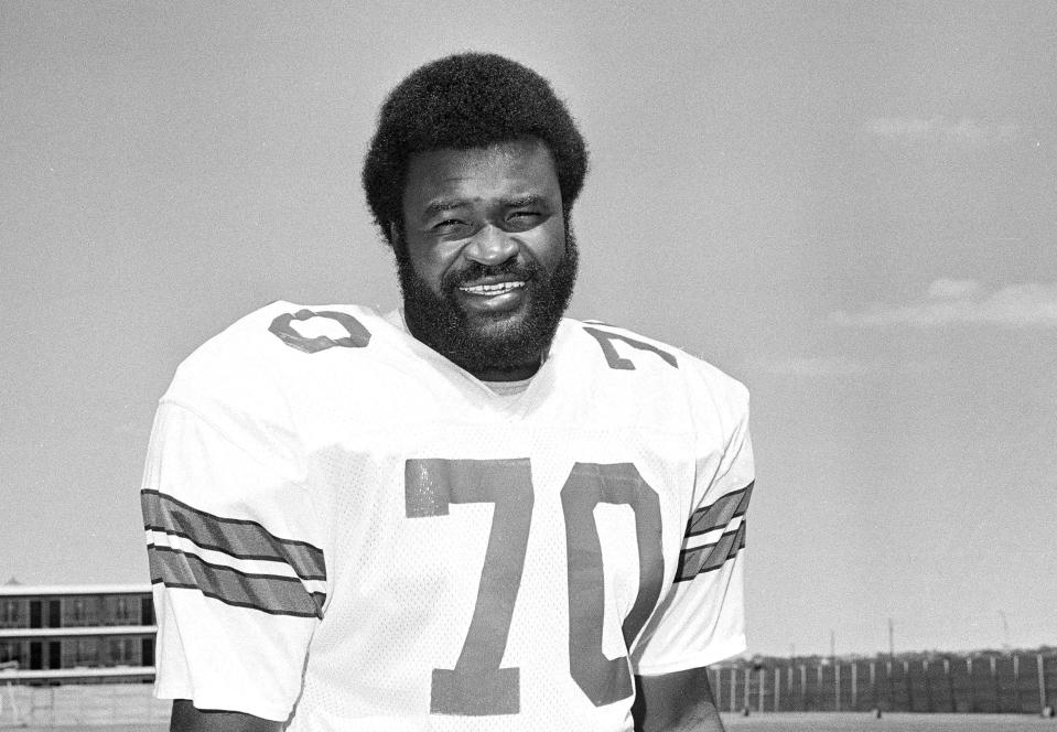 FILE - Dallas Cowboys offensive tackle Rayfield Wright is pictured in 1975. Wright, the Pro Football Hall of Fame offensive tackle nicknamed “Big Cat” who went to five Super Bowls in his 13 NFL seasons with the Cowboys, has died. He was 76. Wright's family confirmed his death Thursday, April 7, 2022, to the Pro Football Hall of Fame. (AP Photo, File)