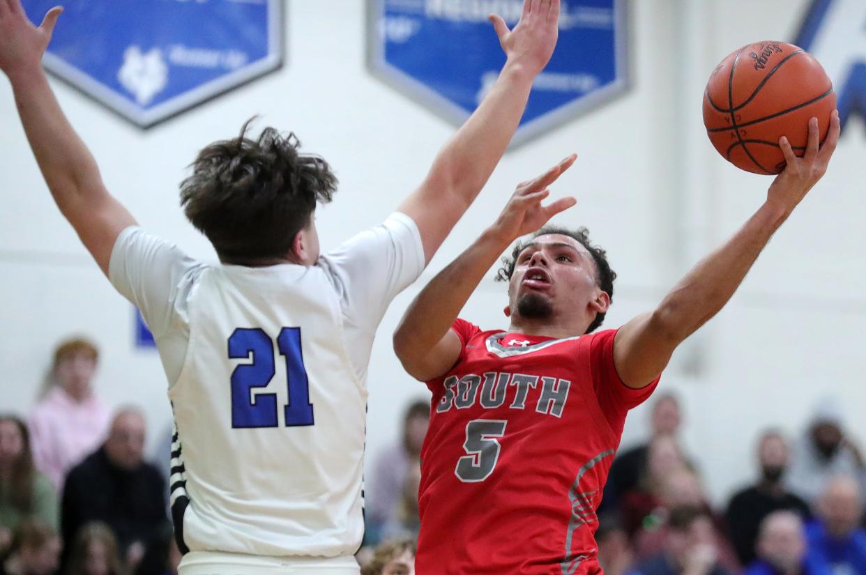 Canton South's Tavon Castle, in action against CVCA on Friday, scored 18 points in a win Saturday.