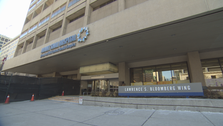 Police to look into how inmate gave 2 officers the slip at Toronto hospital