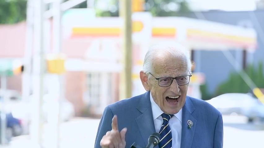 U.S. Congressman Bill Pascrell says oil and gas companies are "robbing" consumers as executive profit with stock buybacks.