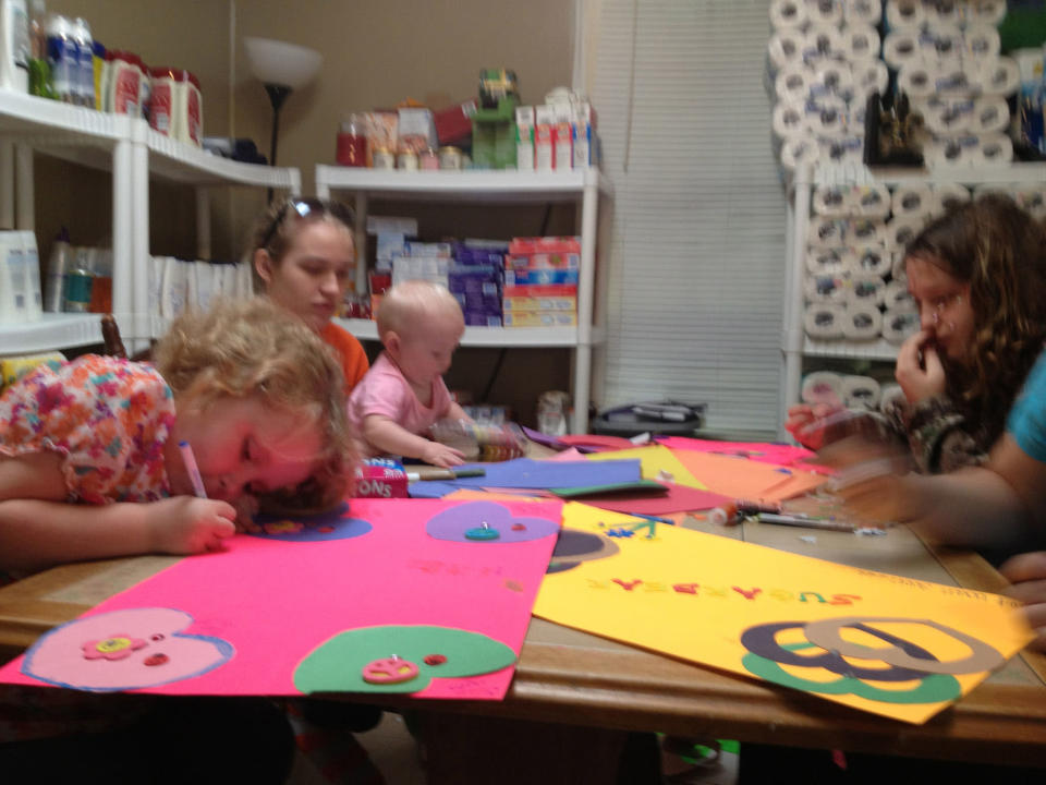 Honey Boo Boo (Alana Thompson), Chickadee (Anna Shannon), Kaitlyn and Pumpkin (Lauryn Shannon) making cards for Sugar Bear in Season 2 of TLC's "Here Comes Honey Boo Boo."