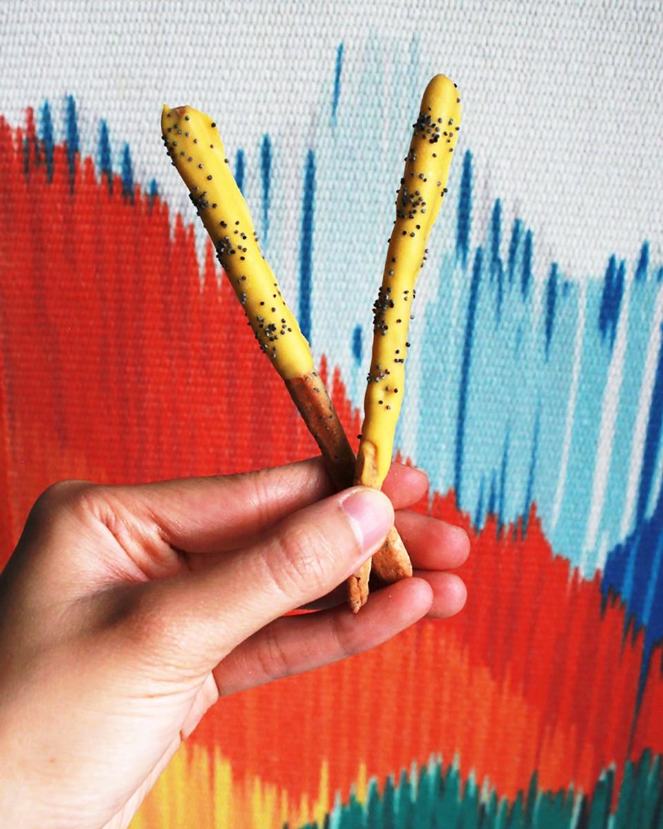 Passion fruit and sesame seed Pocky sticks from the Dusky Kitchen’s Christmas Pasalubong tins.
