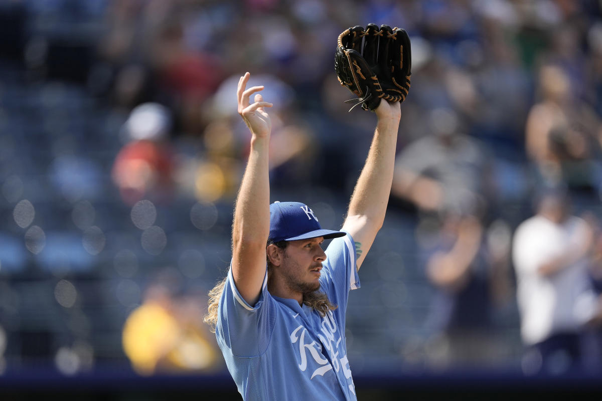 Witt Jr. blasts three-run homer in Royals' 6-3 win over Dodgers