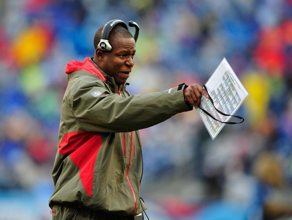 NASHVILLE, TN - NOVEMBER 27:  Coach Raheem Morris of the Tampa Bay Buccaneers calls instructions to his team during a game against the Tennessee Titans during play at LP Field on November 27, 2011 in Nashville, Tennessee.  (Photo by Grant Halverson/Getty Images)