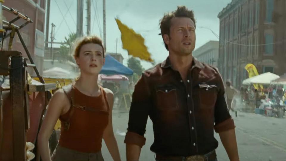 PHOTO: Daisy Edgar-Jones, left, and Glen Powell appear in this screengrab from the new trailer for 'Twisters.'  (Universal Pictures)