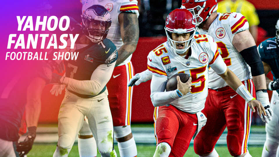 While Eagles-Chiefs is the must watch game of the week, maybe the season, there are other intriguing games Week 11 has to offer. Charles McDonald joins Matt Harmon on this week's fantasy viewer's guide to help identify which games to binge, stream and skip this weekend. (Credit: Bill Streicher-USA TODAY Sports)