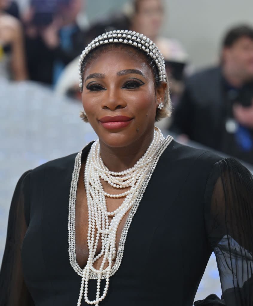 Serena Williams at the 2023 Met Gala, serena williams hair and makeup beauty trends, chanel, pearls