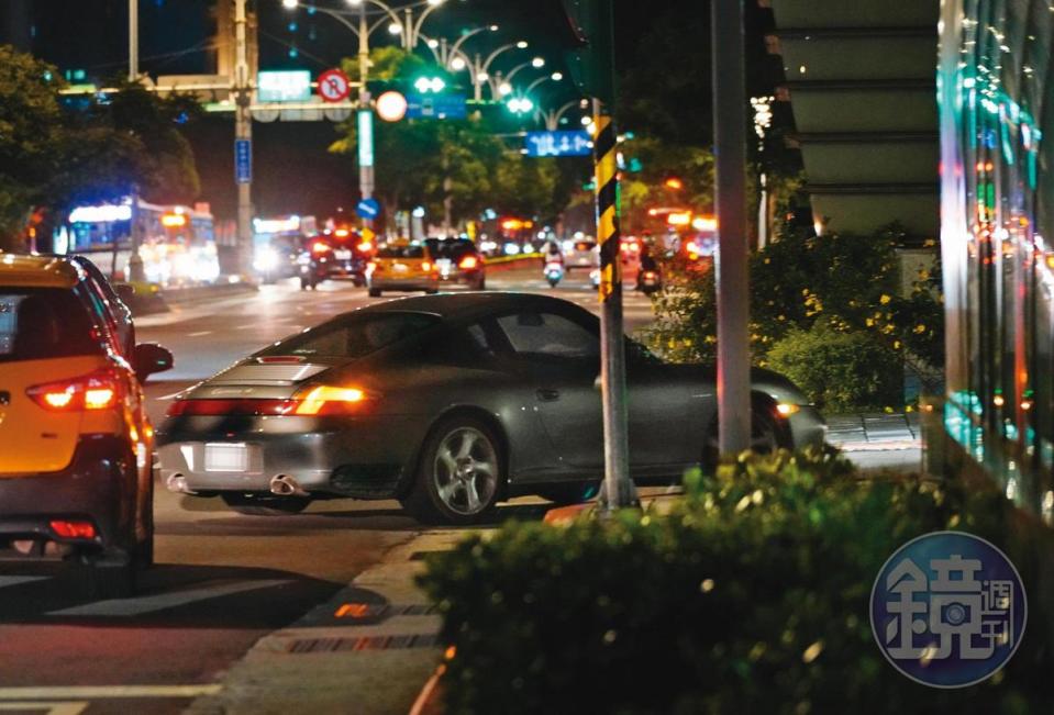 7月1日22：49，吳心緹駕駛胡釋安的車回胡家，再也沒有看到兩人離開；由此看來，吳心緹已經入住胡釋安家。