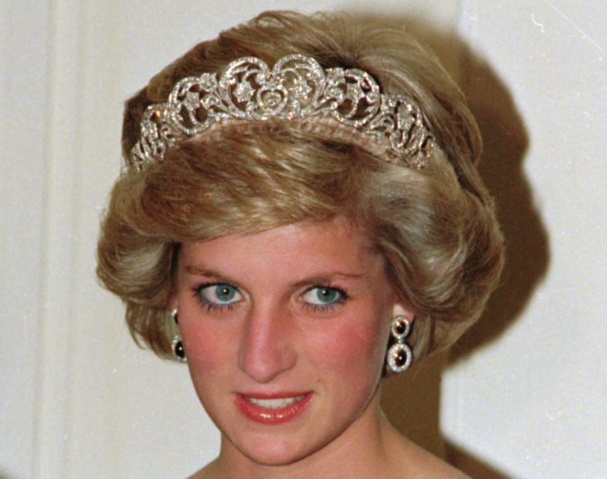 Lady Di hatte Sinn für Humor: Das beweist eine Postkarte der Prinzessin, die nun versteigert wird. (Bild: AP Photo/Jim Bourdier)