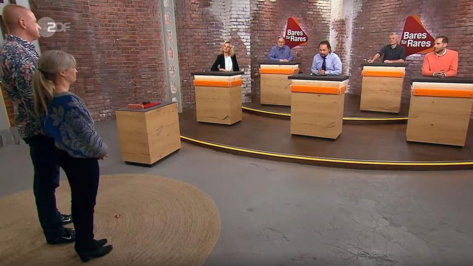 Im Händlerraum wollte jedoch niemand die Schmerzgrenze von 200 Euro bezahlen. Die Lok wurde nicht verkauft. (Bild: ZDF)