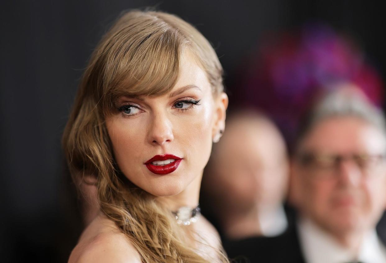 Taylor Swift Mural in Chicago Contains a Secret Tortured Poets Department Message