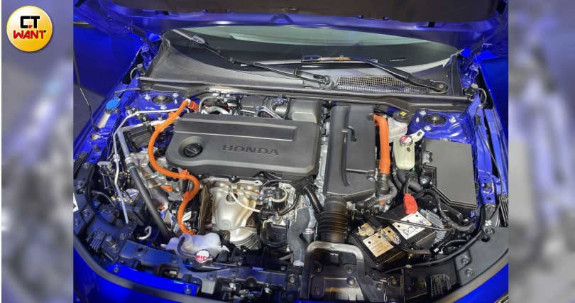 全新Civic搭載e:HEV電驅雙動能系統，結合全新開發2.0升直噴引擎。（圖／劉芯衣攝）
