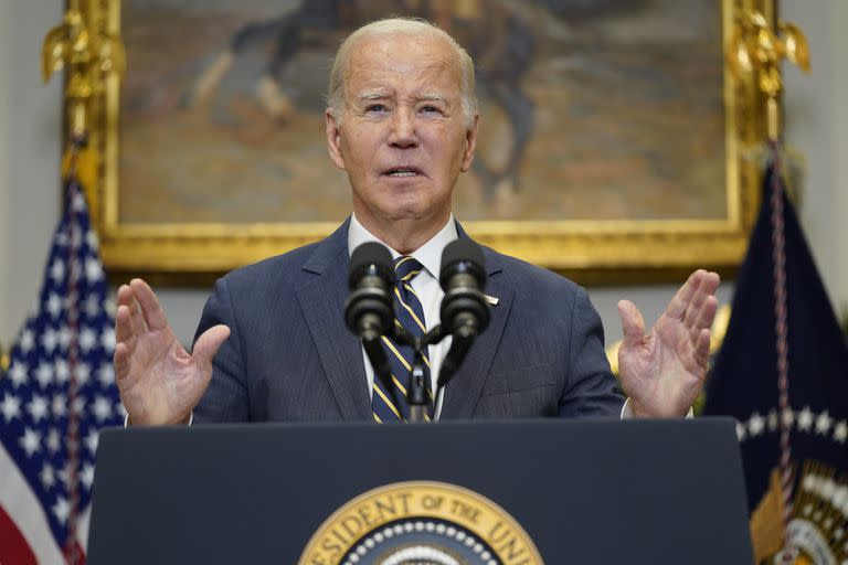 El presidente Joe Biden habla en la Casa Blanca en Washington el 6 de diciembre de 2023 (Foto AP /Evan Vucci)