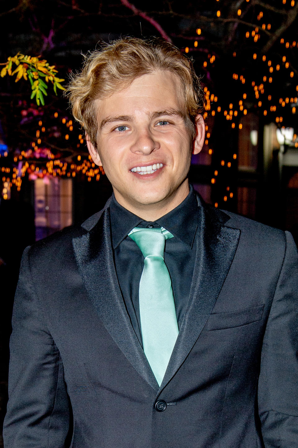 Jonathan Lipnicki at an event