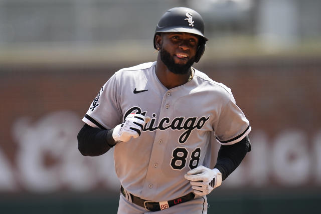 Luis Robert Jr., White Sox blast Braves