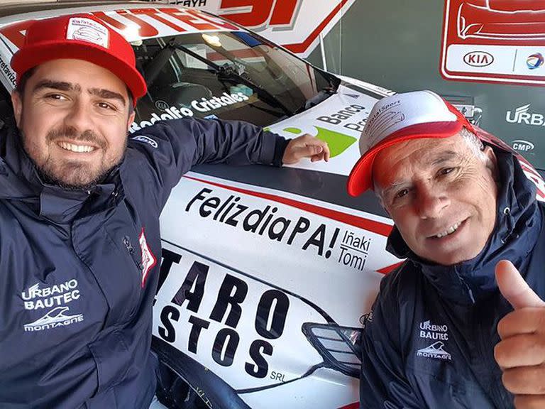 Tito Urretavizcaya junto a su hijo Tomás, con el que compartió cuatro carreras en Turismo Carretera y al que acompañaba de joven en las competencias zonales