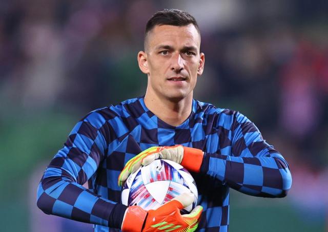 Cheppitos - O croata Lovre Kalinic é impossível perder de vista. Isto  porque o goleiro, que está participando da Copa do Mundo na Rússia, mede  impressionantes 2,01m de altura! Tornando-o o maior