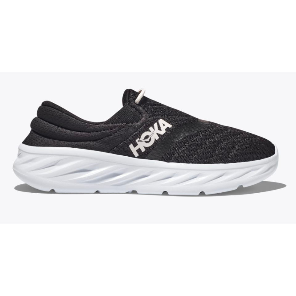 Best Hoka Shoes 2024: Reviews of Clifton, Bondi, Mach X Sneakers