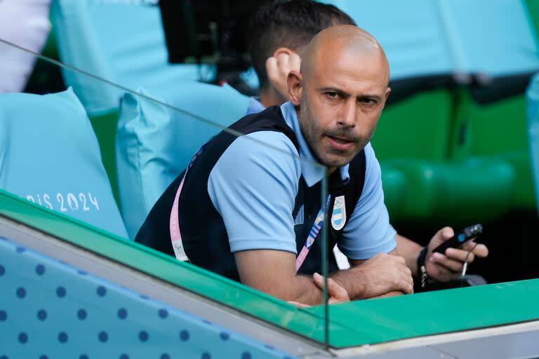 Mascherano, en el banco durante el partido que la Argentina perdió ante Marruecos