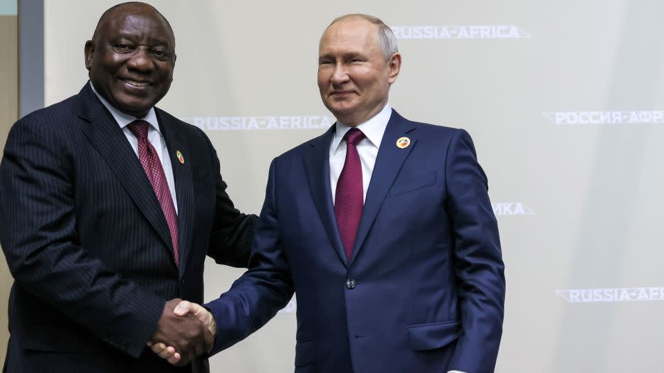 Russian President Vladimir Putin, right, and President of the Republic of South Africa Cyril Matamela Ramaphosa shake hands on the sideline of the Russia Africa Summit.  - Mikhail Metzel/TASS via AP