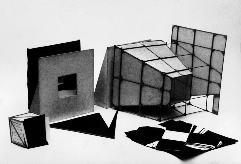 Equipment for research on colour and volume relations, 1952 (Paolo Monti)