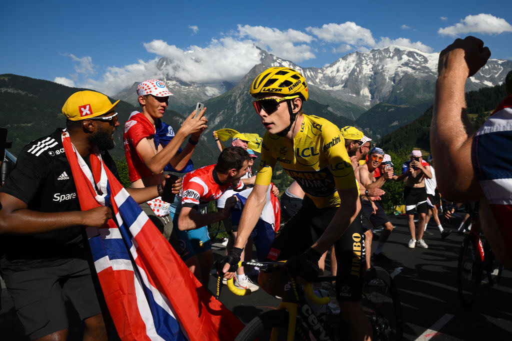  Jumbo-Visma's Danish rider Jonas Vingegaard wearing the overall leader's yellow jersey cycles in the final ascent of Saint-Gervais-les-Bains in the last kilometers of the 15th stage of the 110th edition of the Tour de France cycling race, 179 km between Les Gets Les Portes du Soleil and Saint-Gervais Mont-Blanc, in the French Alps, on July 16, 2023. (Photo by Marco BERTORELLO / AFP) 