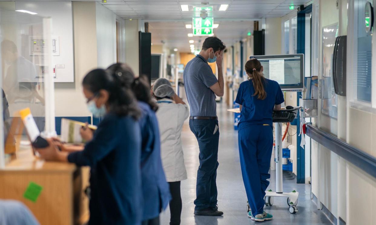 <span>The NHS review is expected to recommend an England-wide training system so that junior doctors do not have to redo the same courses when they move to another hospital.</span><span>Photograph: Jeff Moore/PA</span>