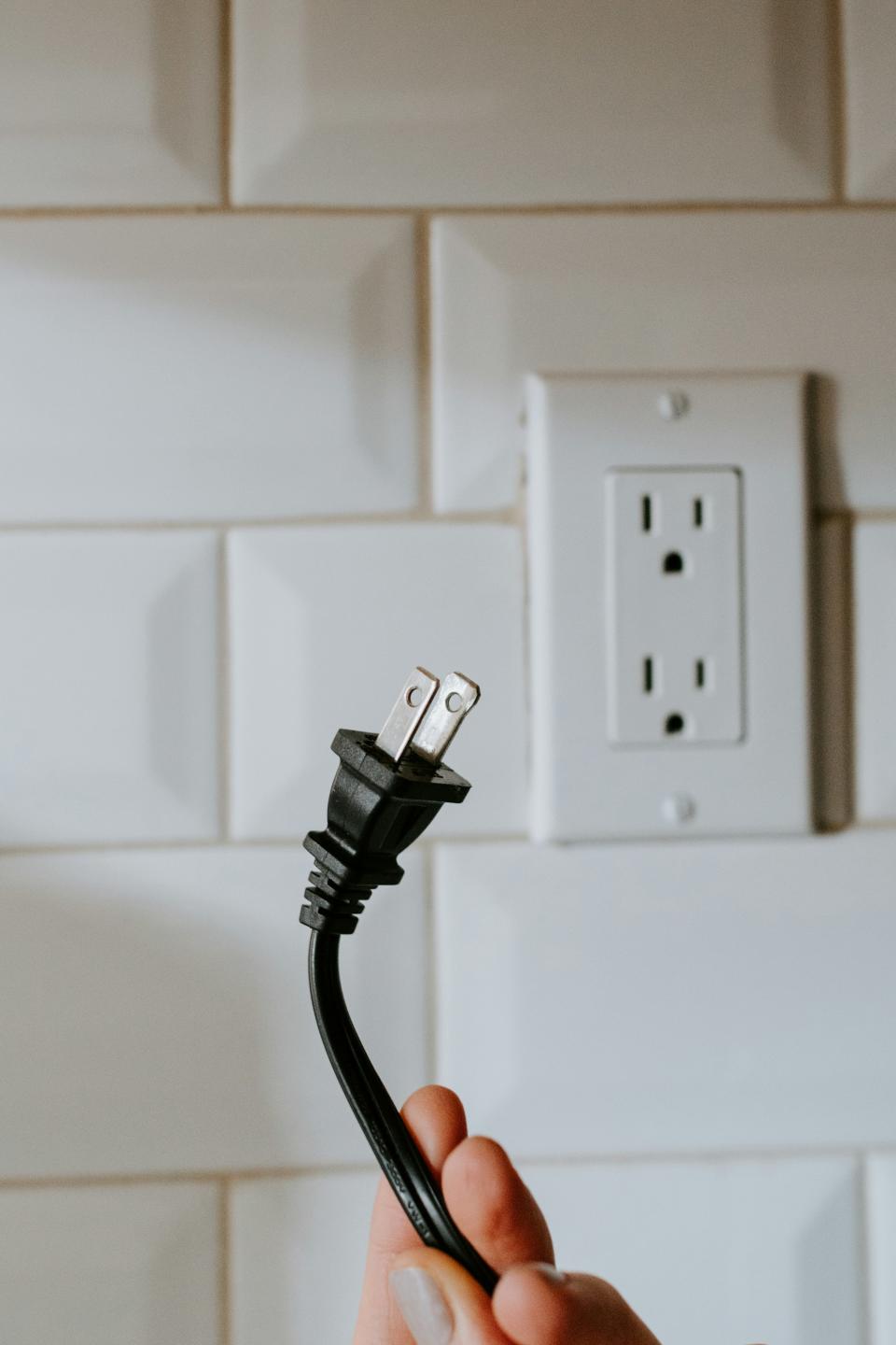 台電提醒民眾，些許加熱家電可調整設定，省下電力。（圖／Unsplash）