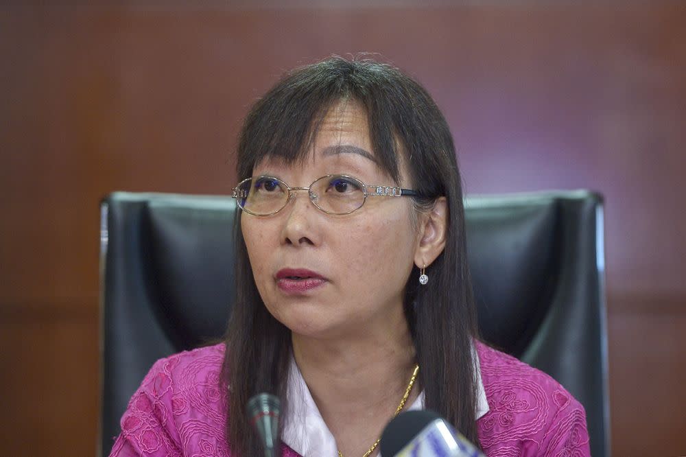 Teresa Kok (pic) criticised Ahmad Nazlan’s decision as untimely since MRB failed to conduct any cost-benefit analysis with the justification provided not-of-sound socio-economic basis as the country was still grappling with the ongoing Covid-19 outbreak.— Picture by Mukhriz Hazim