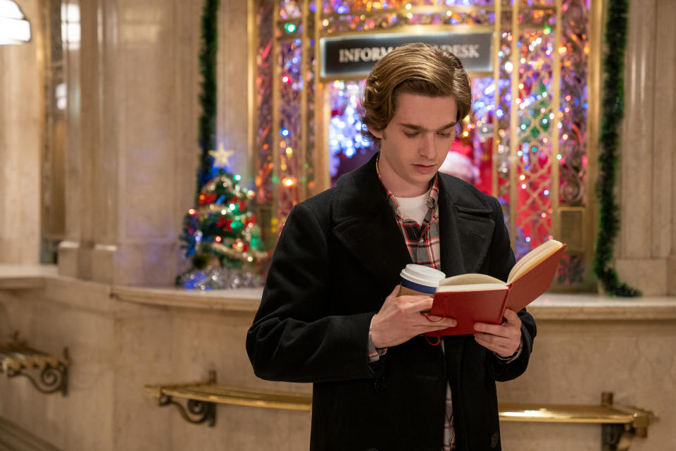 Dash (Austin Abrams) finds a red notebook at the Strand bookstore, whose cover asks a simple question, 