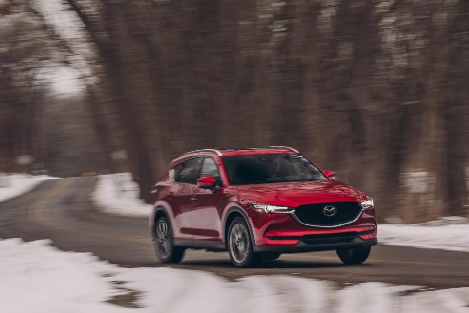 <p>2019 Mazda CX-5 Signature</p>