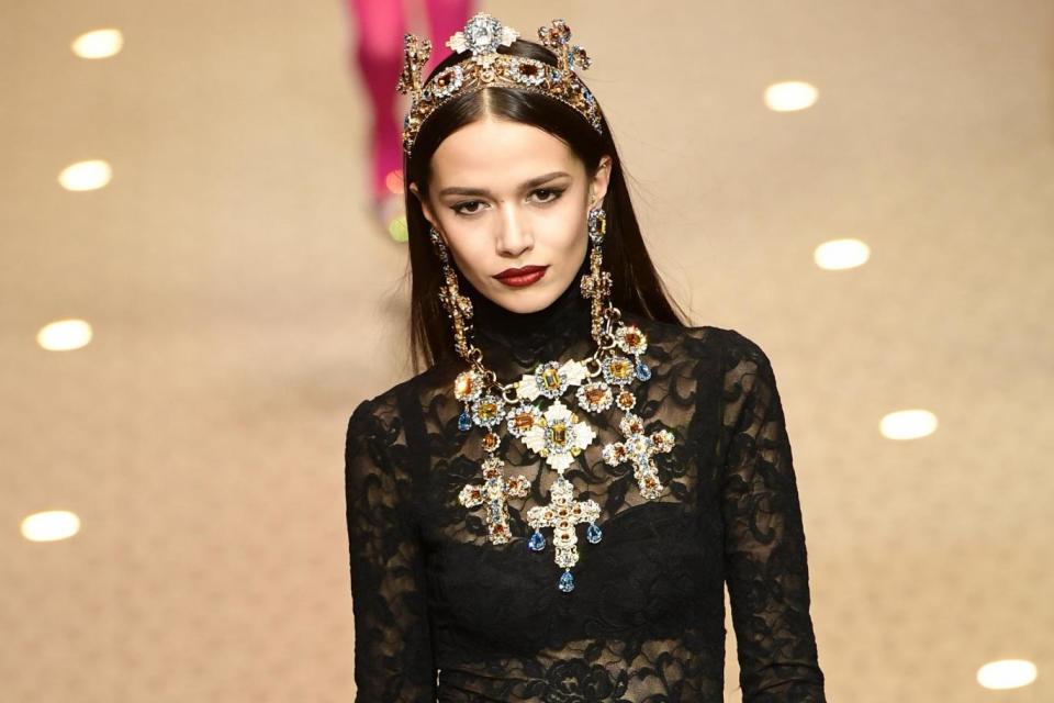 Golden headwear on the Dolce and Gabbana AW18 runway